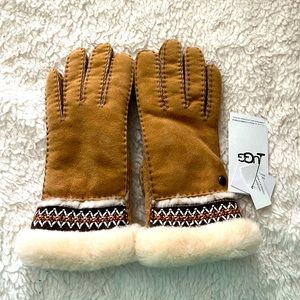 UGG leather gloves. Touch screen Compatible.